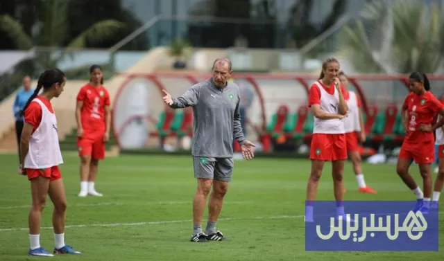 بلاهيك يُدير المنتخب النسوي