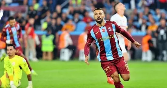 محمد صلاح يغادر إنجلترا للانضمام لطرابزون سبور