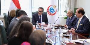 وزير الصحة يبحث مع وفد البنك الدولي تعزيز التعاون في ملف التنمية البشرية