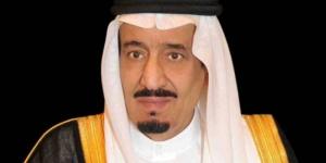 حاكم الشارقة وولي عهده ونائبيه يهنئون خادم الحرمين بنجاح موسم الحج