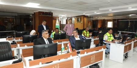 محافظ الجيزة يتابع الأحوال الجوية من مركز السيطرة