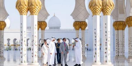 رئيس الإكوادور يزور جامع الشيخ زايد الكبير في أبوظبي