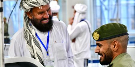 جوازات مطار المدينة المنورة تستقبل أولى رحلات ضيوف الرحمن القادمين من باكستان