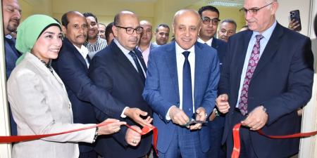 محافظ الأقصر يفتتح حمام السباحة الأوليمبى 