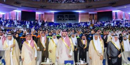 أمير المدينة المنورة يرعى حفل تخريج طلاب وطالبات جامعة الأمير مقرن بن عبدالعزيز