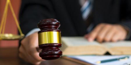 إحالة رجل أعمال في مجال تصنيع القهوة ومسؤول سام على الدائرة الجنائية في قضايا فساد مالي ورفض الإفراج عنهما