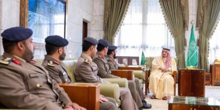 أمير الرياض يستقبل مدير مديرية الدفاع المدني بالمنطقة