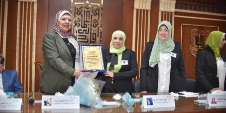 رئيس جامعة بورسعيد كلية التربية تقيم مؤتمرها الرابع لطلاب الدراسات العليا
