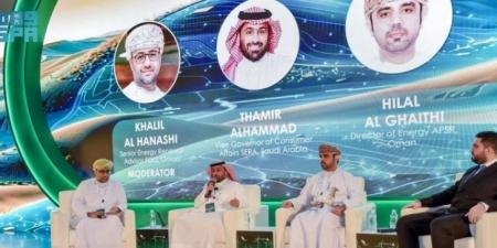 تنظيم الكهرباء تستعرض تجربتها في تحول الطاقة بمسقط