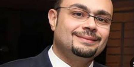 عزاء المنتج وليد مصطفى.. نجوم الفن والإعلام يشاركون