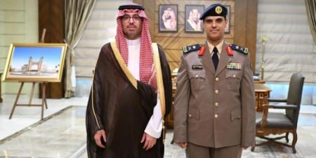 الأمير سعود بن جلوي يُقلّد مدير الإدارة العامة للدفاع المدني بجدة رتبته الجديدة