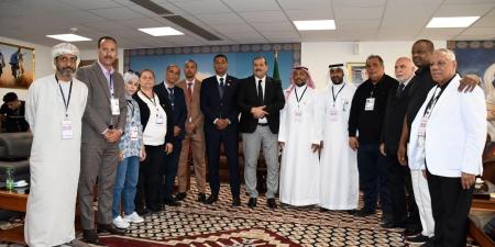 اللجنة المنظمة للبطولة العربية بالجزائر تكرم الوفود المشاركة 