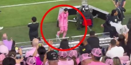 ميسي يترك احتفالات فريقه