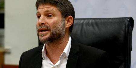 سموتريتش: غزة ستدمر بالكامل وسكانها سيتركّزون قرب محور موراج تمهيداً لمغادرتهم نحو دولة ثالثة