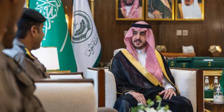الأمير فيصل بن نواف يلتقي مديري الإدارات الخدمية بمحافظة صوير