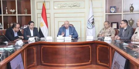 محافظ بني سويف يعقد اجتماعاً  لمتابعة مستجدات موقف مشروعات المرحلة الأولى من المبادرة الرئاسية ”حياة كريمة”بناصر وببا