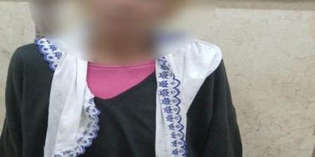 ضبط بائعة فرضت رسوما على سائح للمرور بشارع فى القاهرة .. فيديو 