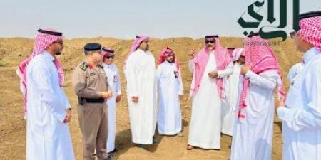 محافظ أبو عريش يطلع ميدانيًا على مجاري الأودية في المحافظة ومركز وادي مقاب