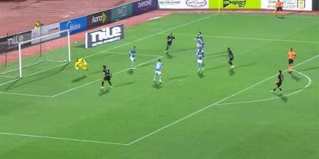 بيراميدز يفرط في الصدارة ويخسر 4-2 أمام البنك الأهلي.. شاهد الأهداف
