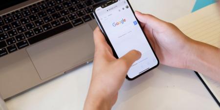 خسارة فادحة لأسهم ألفابيت: 120 مليار دولار تتبخر وسط مخاوف تهديد صناعة البحث