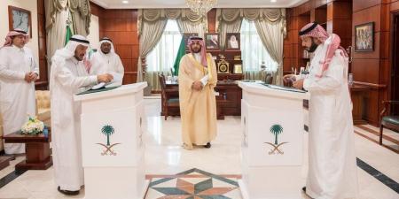 محافظ عنيزة يرعى توقيع مذكرة تفاهم بين جمعيتي السياحية والصالحية