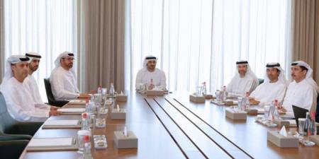 مكتوم بن محمد: تطوير القطاع الاقتصادي والمالي في دبي لمواكبة التغيرات وتجاوز الطموحات