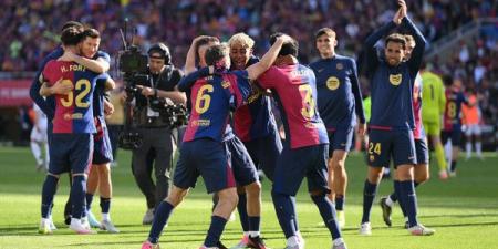 برشلونة يهزم ريال مدريد ويقترب من التتويج بالدوري الإسباني