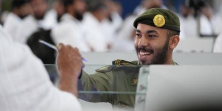 جوازات مطار جدة تواصل استقبال رحلات ضيوف الرحمن