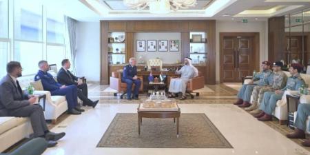 سيف بن زايد وقائد شرطة نيوزيلندا يؤكدان أهمية مواجهة الجريمة