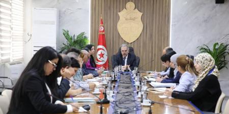 جلسة عمل بوزارة الشباب والرياضة حول الملعب الاولمبي بالمنزه