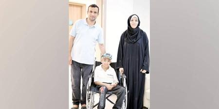 طفل من غزة يتلقى علاجاً ينقذ حياته في مستشفى «ياس كلينك»