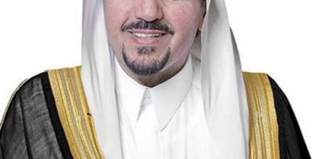 أمير القصيم يهنئ النجمة بالصعود لدوري روشن