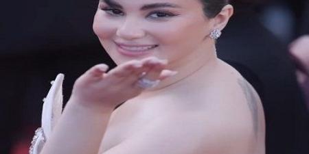 هدى الإتربي تخطف الأنظار في مهرجان كان السينمائي 