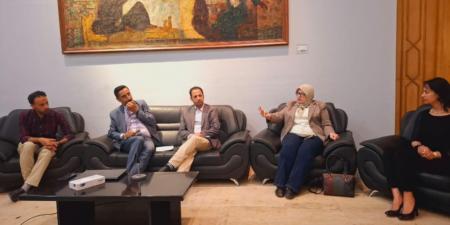 قطاع الفنون التشكيلية يُكرم القائمين على النشاط المتحفي