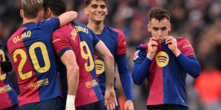 لامين يامال ورافينيا خارج تشكيل برشلونة أمام فياريال