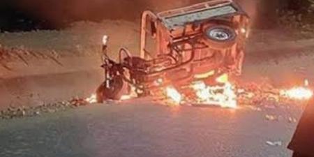 عاطل يشعل النيران في تروسيكل بكرداسة