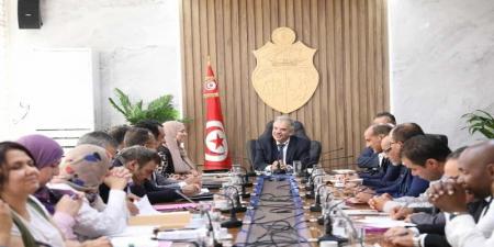 صفاقس.. المشاريع الشبابية والرياضية بالجهة محور لقاء المورالي مع الوالي وأعضاء الهيئة التسييرية للنادي الصفاقسي