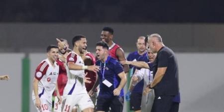 بطل آسيا يعود إلى وصافة الدوري بفوز احتفالي في خورفكان
