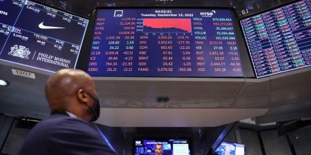تراجع الأسهم الأمريكية بعد تهديدات ترامب بفرض رسوم جمركية على أوروبا