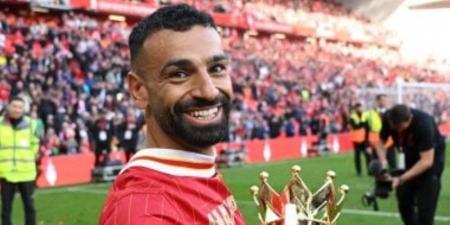 صلاح يحتفل بلقب البريميرليغ ويؤكد: فخور بكل ما حققته هذا الموسم