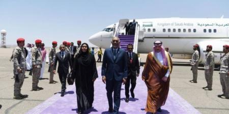 رئيس جمهورية المالديف يصل إلى المدينة المنورة