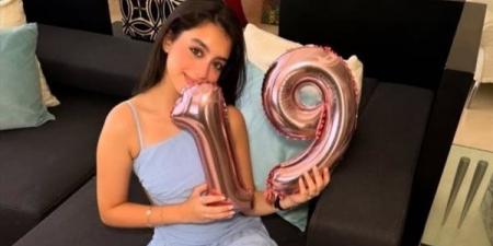ياسمينا العبد تحتفل بعيد ميلادها بإطلالة أنيقة على إنستجرام