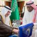 أمير تبوك يستقبل رئيس جمعية "أصدقاء" لاعبي كرة القدم ويقبل العضوية الفخرية