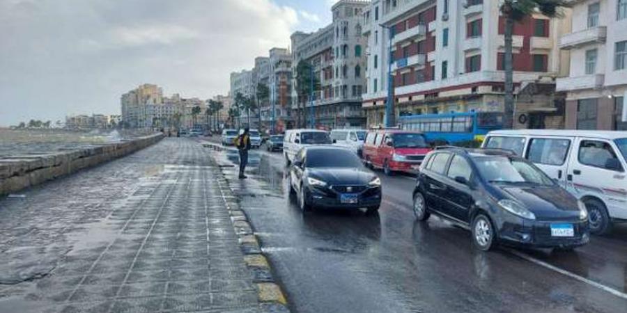 حالة الطقس الجمعة.. برودة وأمطار على عدد من المناطق.. و"شبورة مائية" السبت