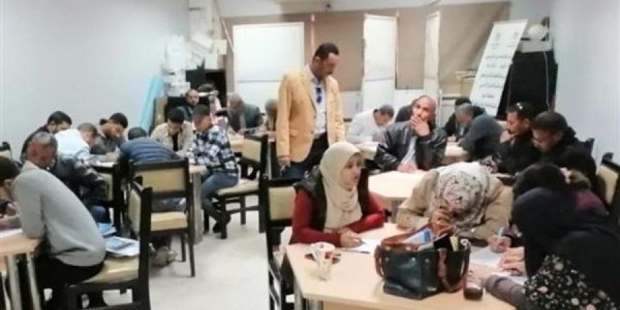 دورة تدريبية للعاملين بـ"مياه الفيوم" حول تقييم مخاطر بيئة العمل.. صور