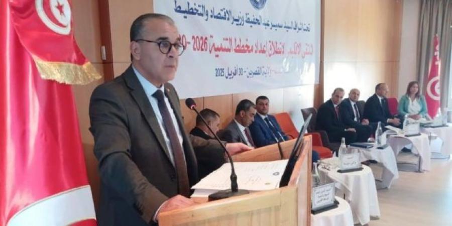وزير الإقتصاد يكشف عن عراقيل تُعيق الإستثمار في تونس.. #خبر_عاجل