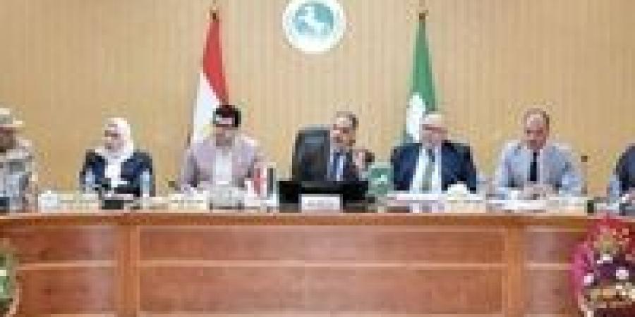 تنفيذي الشرقية يُشدد على ضرورة إسراع الخطى للإنتهاء من ملفي التصالح في بعض مخالفات البناء وتقنين أوضاع أراضي أملاك الدولة