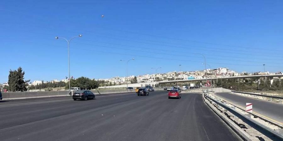 وزارة الأشغال تبدأ تأهيل الجزيرة الوسطية بين الدوار الثامن وجسر الملتقى