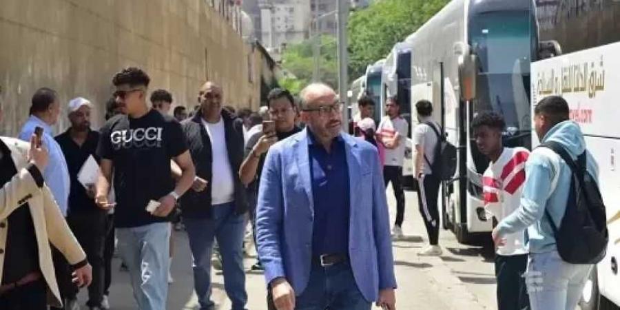 جماهير الزمالك تتوافد على النادي لمساندة الفريق في مواجهة المصري