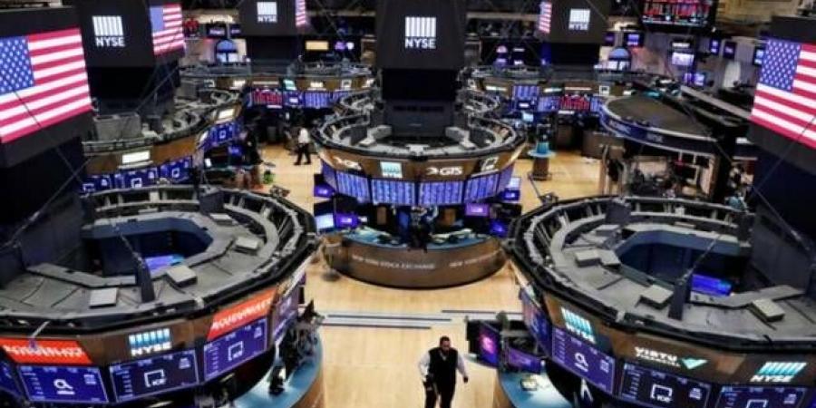 وول ستريت تسجل مكاسب أسبوعية بدعم من تقرير الوظائف ودعوات ترامب لخفض الفائدة